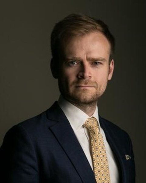 Александр Васильев